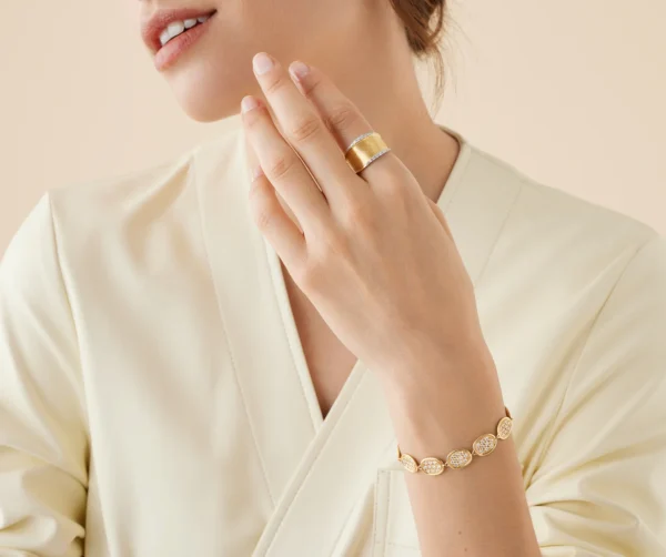 Marco Bicego Lunaria ring with diamonds - Image 2