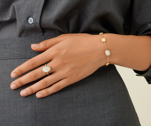 Siviglia Gold ring With Mother-of-Pearl and Diamonds - Image 2