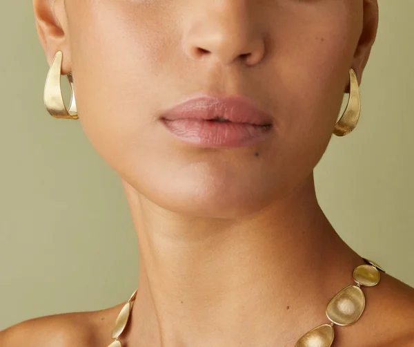 Lunaria Gold hoop earrings - Image 2