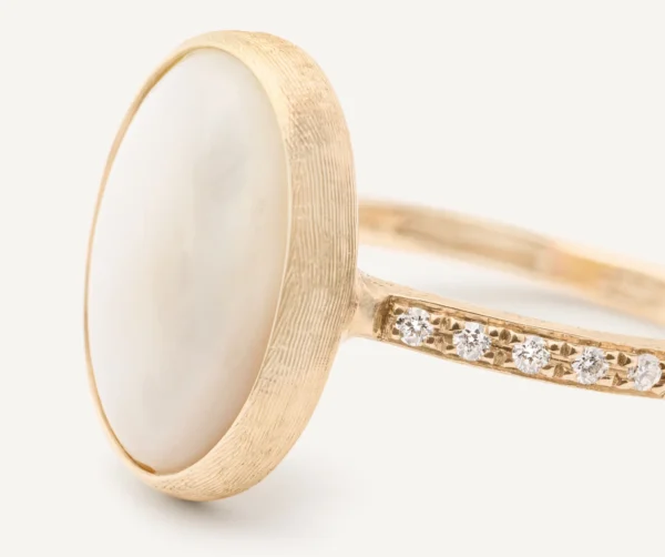 Siviglia Gold ring With Mother-of-Pearl and Diamonds - Image 3
